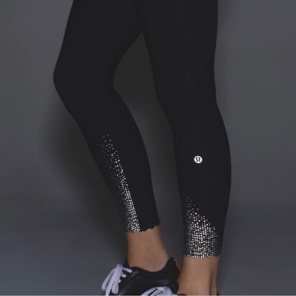 Lululemon Athletica Tight Stuff Black Reflective Dots Scalloped Hem Legg… - Picture 2 of 14